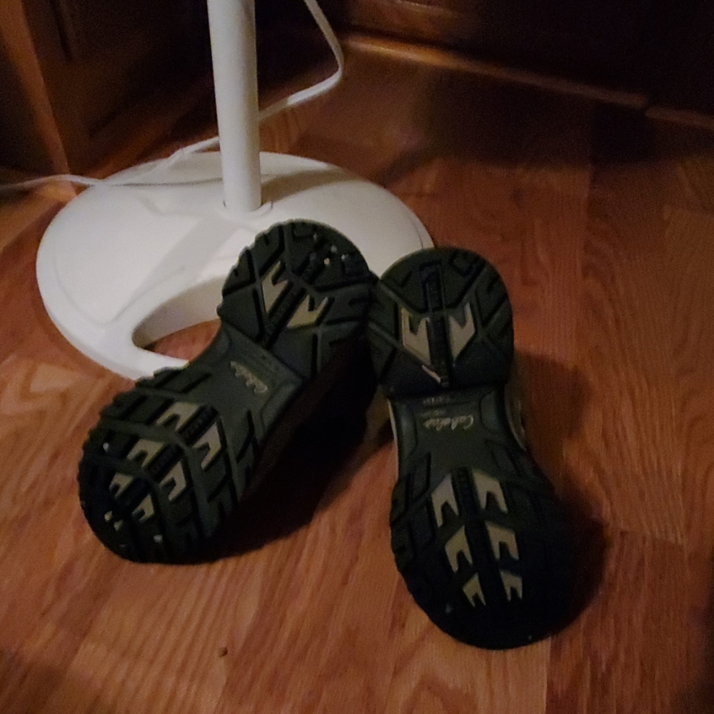 Shoes - Picture 4 of 4